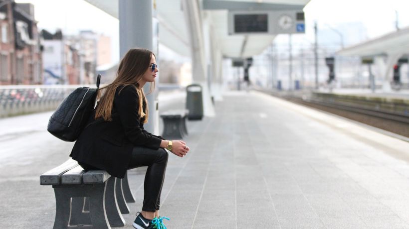 Cestovní outfity, které budete chtít hned obléknout