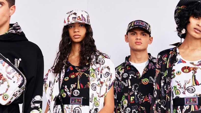 Versus Versace s grafickými potisky a recyklovatelnými materiály