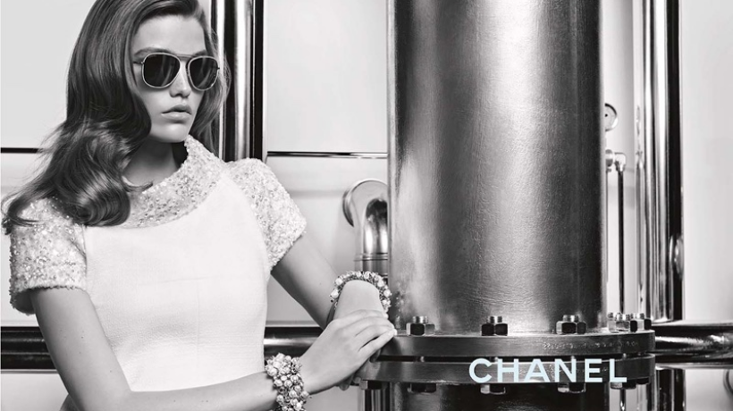 Jak moc chic mohou být brýle? To uvidíte v podzimní kampani Chanel