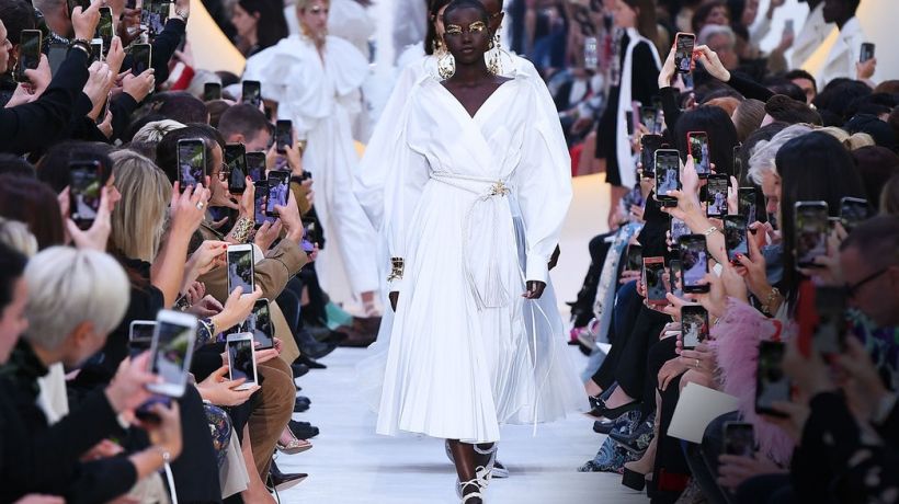 Pier Paolo Piccioli předvedl čistou couture práci
