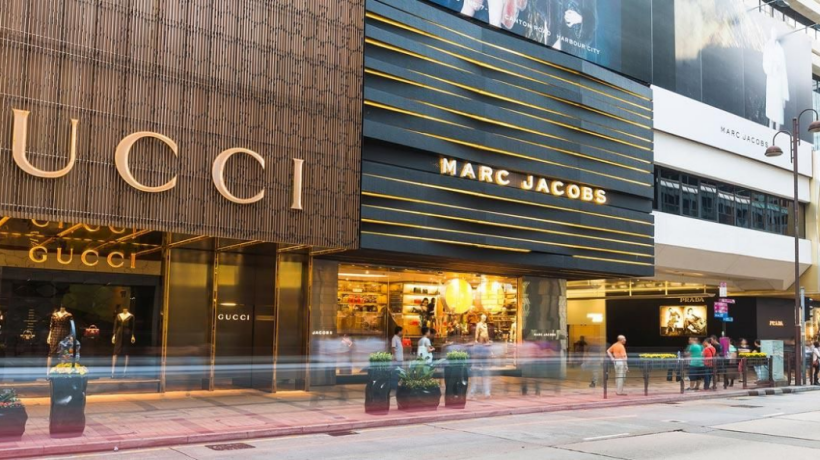 Hongkong trpí uzavřením obchodů luxusních značek