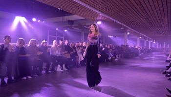 Denisa Dovala ve své nové kolekci vzývá ženu zrozenou z hvězd