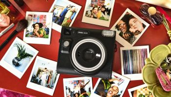 Fujifilm představuje instantní fotoaparát INSTAX SQUARE SQ40 a novou edici hybridního fotoaparátu INSTAX MINI EVO