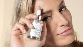 Jak řešit nejenom následky stárnutí pleti, ale i jejich příčinu? Odpovědí je novinka od Eau Thermale Avène