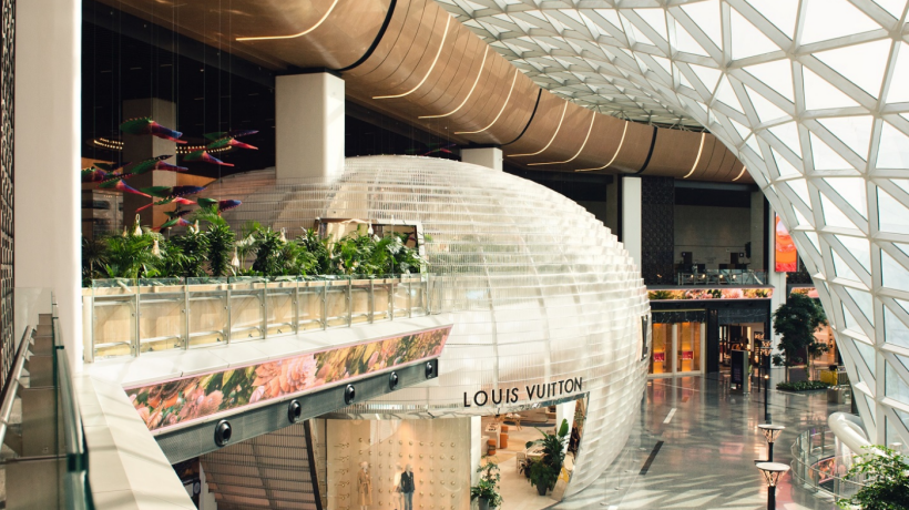 Louis Vuitton představuje svůj první letištní salónek. Ke spolupráci přizval uznávaného šéfkuchaře