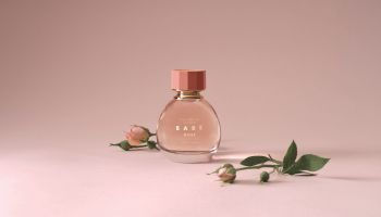 Victoria´s Secret představuje svěží, květinovou a osobitou vůni Bare Rose