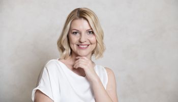 Cesta k sebevědomí a stylu: Jak inovativní koncept INDIVINE pomáhá českým ženám najít svou módní identitu