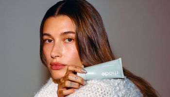 Hailey Bieber a její kosmetický svět Rhode. Stojí za to vyzkoušet všechny produkty?