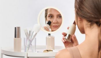 Pečujte o svoji pleť jako profesionál s Notino Beauty Electro Collection