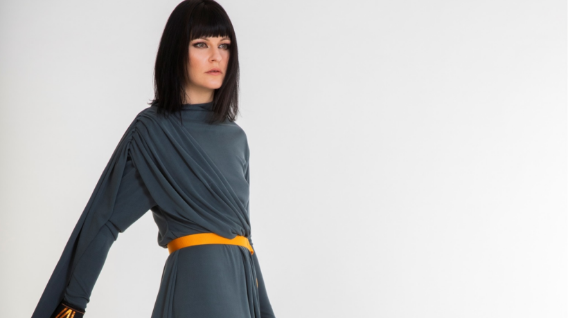 Mi fashion label v nové kolekci využívá hry s vázáním a rafinovanými střihy