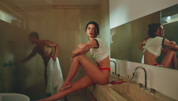 Kendall Jenner ve svých oblíbených značkách bikin přináší nejenom svůdné letní vibrace
