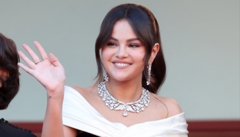 Okouzlující Selena Gomez na sebe v rámci filmového festivalu v Cannes strhla mnoho pozornosti