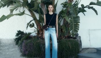 Victoria Beckham ve své letní kolekci nostalgicky a moderně zároveň vzývá vintage styl