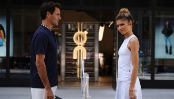 Zendaya a Roger Federer si ve sportovní kampani značky On zahráli intenzivní tenisový zápas
