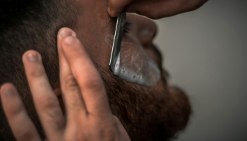Faraónská bradka nebo římský clean shave: Taková je historie holení