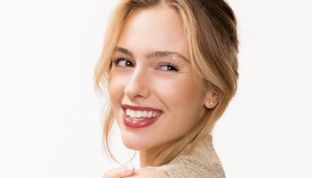 Kolekce Spring od Dermacol:  Všechno pro efektní minimalistické líčení