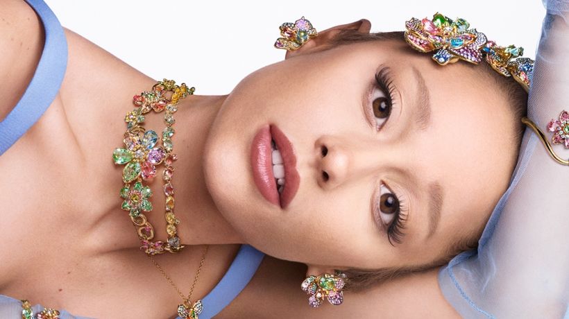 Pastelová revoluce: Ariana Grande ukazuje, že šperky jsou novým statementem jara 2025