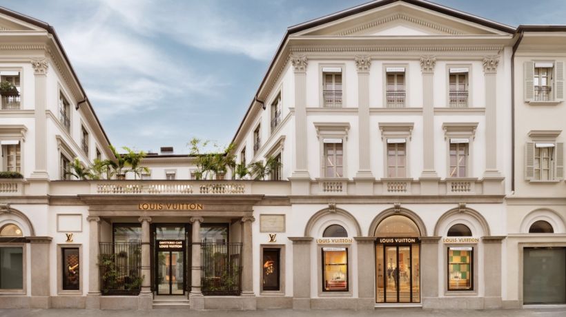 LOUIS VUITTON VIA MONTENAPOLEONE - nové centrum kultury, designu a gastronomie v srdci Milána