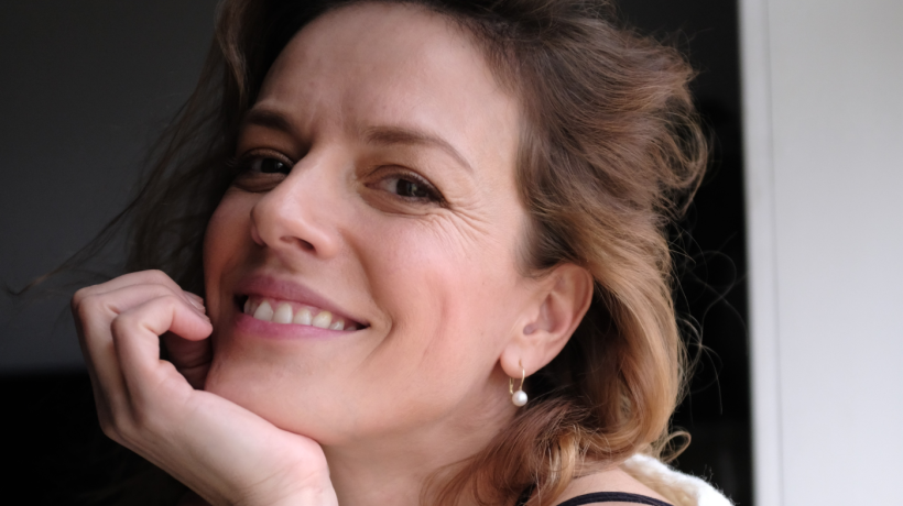 Ženy by měly nejprve poznat samy sebe, objevit vlastní autenticitu a zdravé sebevědomí, říká herečka Andrea Růžičková
