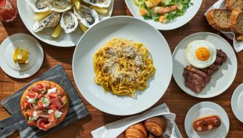 Nedělní brunch ve Four Seasons Hotel Prague: nová nedělní tradice s výhledem na Pražský hrad startuje na Den matek