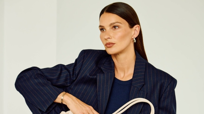 Nikol Švantnerová je hvězdou módní kampaně CCC a přesně ví, jak každému outfitu dodat ten správný náboj
