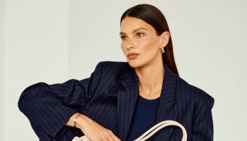 Nikol Švantnerová je hvězdou módní kampaně CCC a přesně ví, jak každému outfitu dodat ten správný náboj
