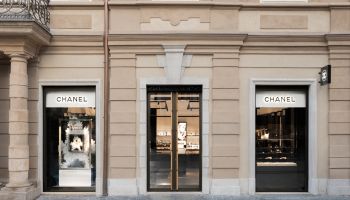 Chanel otevřel svůj první samostatný butik s vůněmi a kosmetikou v Praze