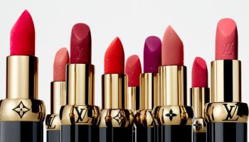 Nejdražší rtěnka ve světě krásy. Louis Vuitton odhaluje první kampaň dekorativní kosmetiky