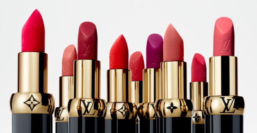Nejdražší rtěnka ve světě krásy. Louis Vuitton odhaluje první kampaň dekorativní kosmetiky
