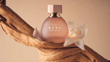 Nechte se okouzlit něžnou smyslností vanilky. VICTORIA´S SECRET uvádí novou vůni bare sueded vanilla