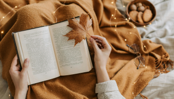 Knihy, které zahřejí: podzimní čtení pro dlouhé večery Knihy, které zahřejí: podzimní čtení pro dlouhé večery