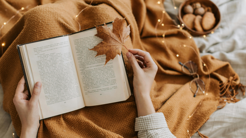 Knihy, které zahřejí: podzimní čtení pro dlouhé večery