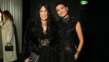 Swarovski přináší putovní výstavu „Masters of Light“. Zahájení si nenechaly ujít Kylie Jenner, Cher a další hvězdy