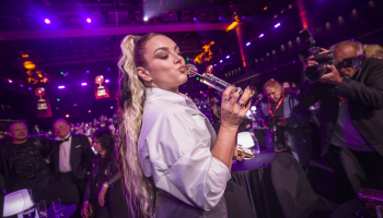 Méně klasiky, víc osobnosti: Ewa Farna a její look pro Českého slavíka