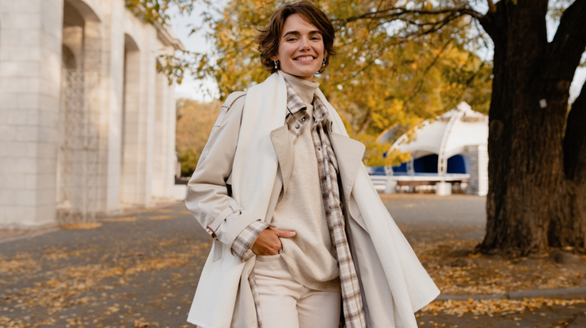 Zimní outfit pro aktivní mámy, který zvládne školku i home-office