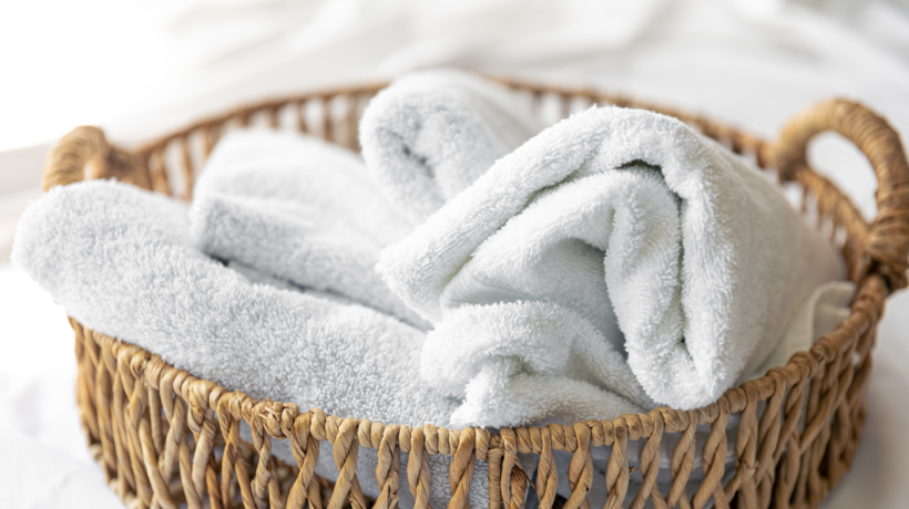 Slunce, vzduch nebo sušička: Jak správně sušit ručníky, aby zůstaly měkké a voňavé