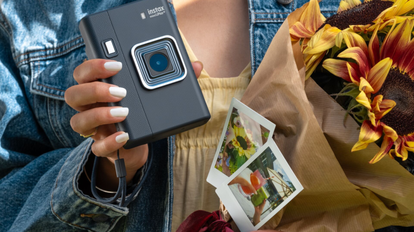 Fujifilm představil novou generaci hybridních instantních fotoaparátů instax mini LiPlay