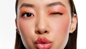 Nová řasenka Lancôme Lash Idôle Curl Goddess dodá řasám nekonečné natočení a dramatický objem