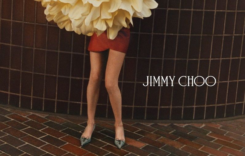 Jarní kampaň Jimmy Choo oslavuje moderní ženskost