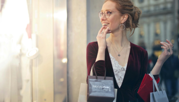 Jak chytře nakupovat v zimních výprodejích a čemu se naopak vyhnout