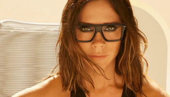 Victoria Beckham v hlavní roli nové kolekce slunečních brýlí