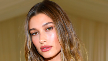 Maska na vlasy, kterou si zamilovala i Hailey Bieber