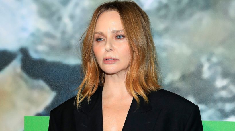 Stella McCartney získala nejvyšší francouzské vyznamenání. Řád čestné legie jí předal prezident Macron