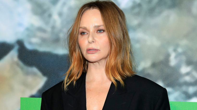 Stella McCartney získala nejvyšší francouzské vyznamenání. Řád čestné legie jí předal prezident Macron