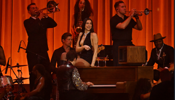 Dua Lipa zazářila na Brit Awards 2026 v oslnivém diamantovém stylingu