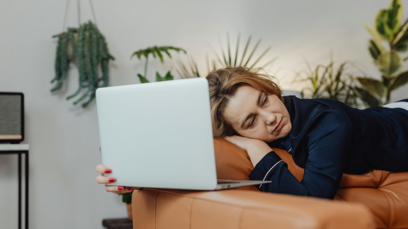 Jarní únava jinak. Co se skutečně děje v těle a jak to otočit ve svůj prospěch