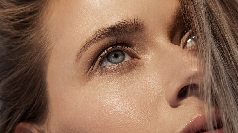 Hledáte přirozenější efekt? Hnědá řasenka je ta správná volba