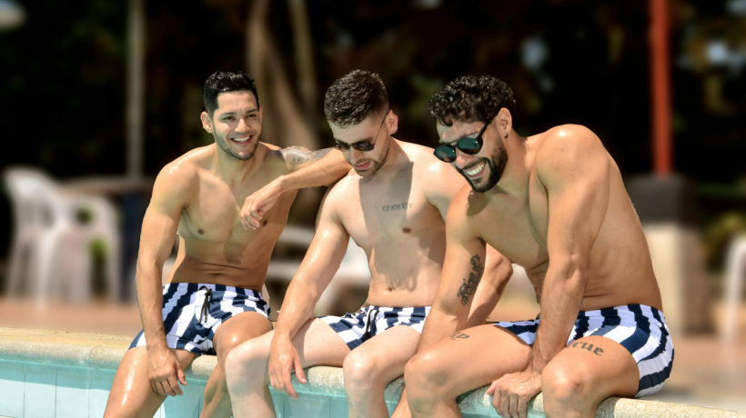 Dlouhé, krátké nebo sportovní? Průvodce výběrem pánských plavek