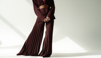 Palazzo kalhoty jako elegantní základ pro letní outfit. Jak vytvořit 5 jednoduchých kombinací