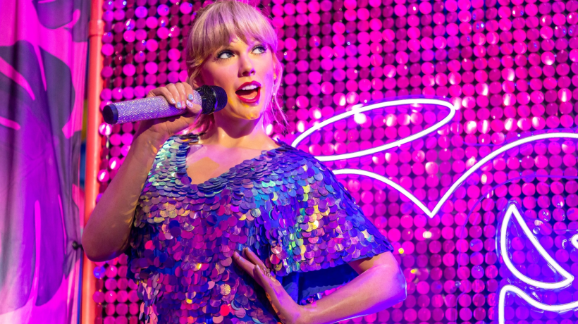 Taylor Swift řekla ano. Svatba roku patřila Dioru, Cartier i přehlídce světové módy